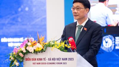Ủy viên Ban Chấp hành Trung ương Đảng, Chủ nhiệm Ủy ban Kinh tế của Quốc hội Vũ Hồng Thanh tuyên bố lý do, giới thiệu đại biểu