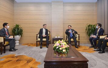Chủ tịch Quốc hội Vương Đình Huệ tiếp Giám đốc Ngân hàng phát triển Châu Á tại Việt Nam