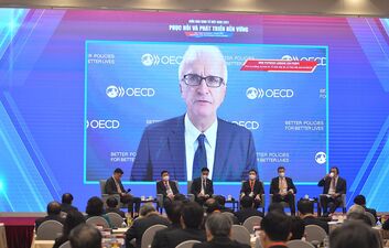 Quang cảnh Thảo luận trực tuyến