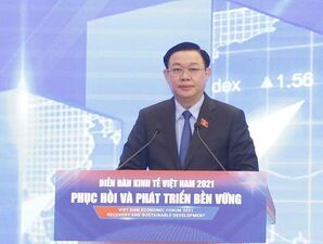 Chủ tịch Quốc hội Vương Đình Huệ phát biểu