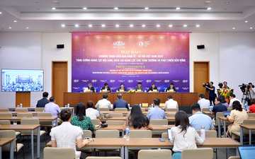 Quang cảnh buổi họp báo