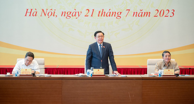 Ủy viên Bộ Chính trị, Chủ tịch Quốc hội Vương Đình Huệ