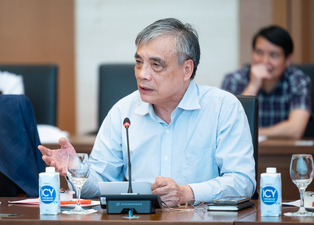Chuyên gia Trần Đình Thiên góp ý tại Hội nghị