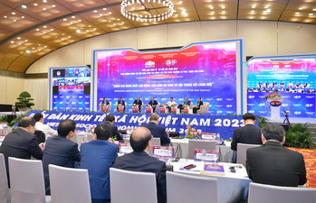 Quang cảnh phiên thảo luận bàn tròn