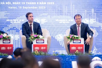 Thứ trưởng Bộ Công Thương Đỗ Thắng Hải phát biểu. 