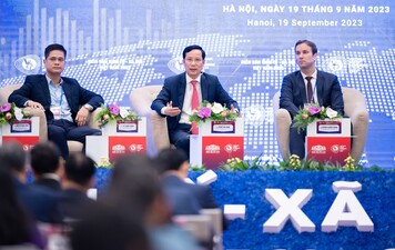 Ông Phạm Tấn Công, Chủ tịch Liên đoàn Thương mại và Công nghiệp Việt Nam (VCCI) phát biểu. 