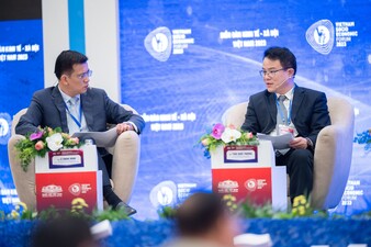 Ông Trần Quốc Phương, Thứ trưởng Bộ Kế hoạch và Đầu tư phát biểu. 