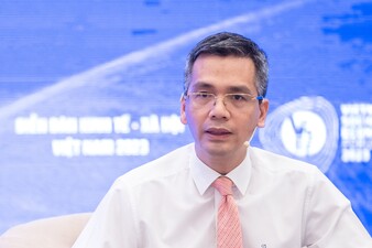 Thứ trưởng Bộ Tài chính Võ Thành  Hưng phát biểu. 