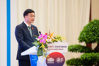 Ủy viên Ban Chấp hành Trung ương Đảng, Chủ nhiệm Ủy ban Kinh tế của Quốc hội Vũ Hồng Thanh tuyên bố lý do, giới thiệu đại biểu