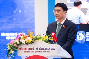 Ủy viên Ban Chấp hành Trung ương Đảng, Chủ nhiệm Ủy ban Kinh tế của Quốc hội Vũ Hồng Thanh tuyên bố lý do, giới thiệu đại biểu