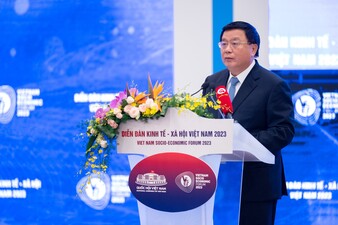 Ủy viên Bộ Chính trị, Giám đốc Học viện Chính trị Quốc gia Hồ Chí Minh Nguyễn Xuân Thắng phát biểu đề dẫn chương trình