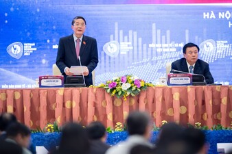 Phó Chủ tịch Quốc hội Nguyễn Đức Hải điều hành nội dung làm việc. 