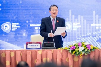 Phó Chủ tịch Quốc hội Nguyễn Đức Hải điều hành nội dung làm việc. 