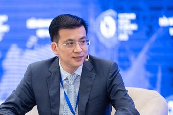 Ông Lê Quang Minh, Tổng Giám đốc Truyền hình Quốc hội Việt Nam điều phối thảo luận